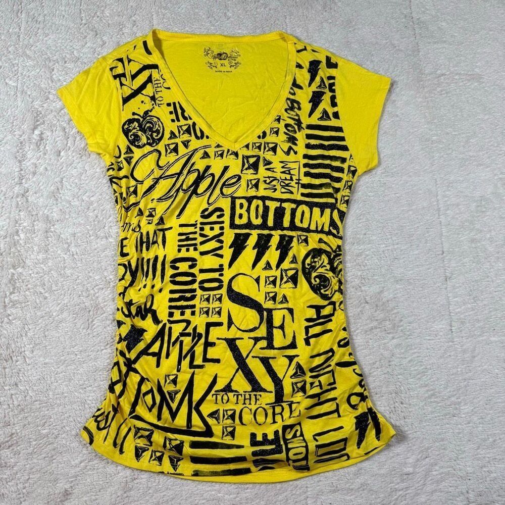 NWOT Apple Bottoms All-Over Logo Graphic Tee – Y2K Street Pop Graffiti Top Shirt